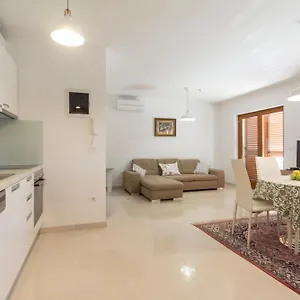  Apartment Veronika